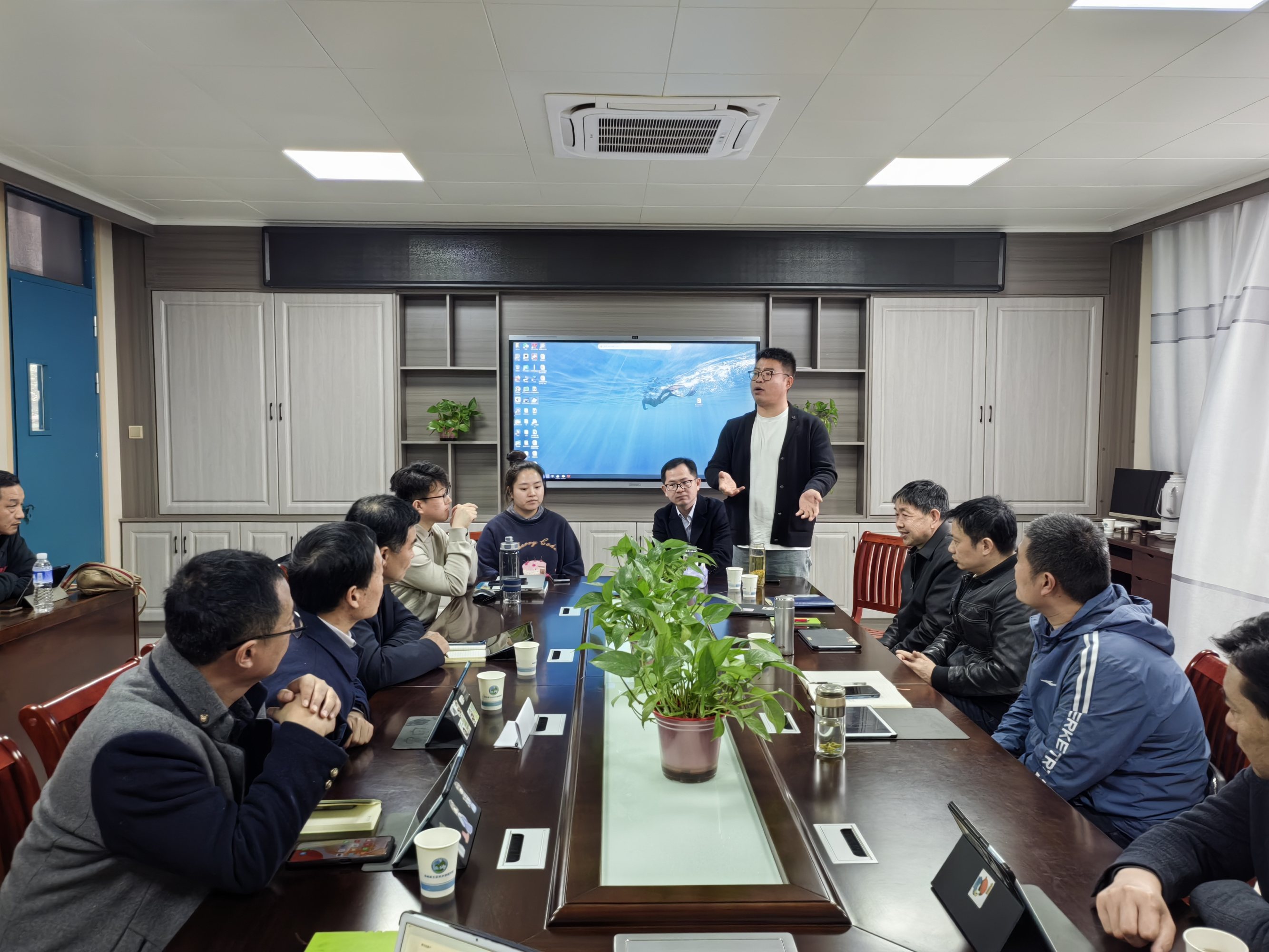 问道名校拓视野 深学笃行促提升——豫北高中赴安徽阜南亲情高中参观学习